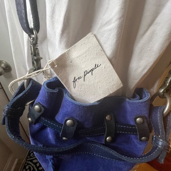 Free People Soren Suede Bucket Bag - Picture 5 of 10